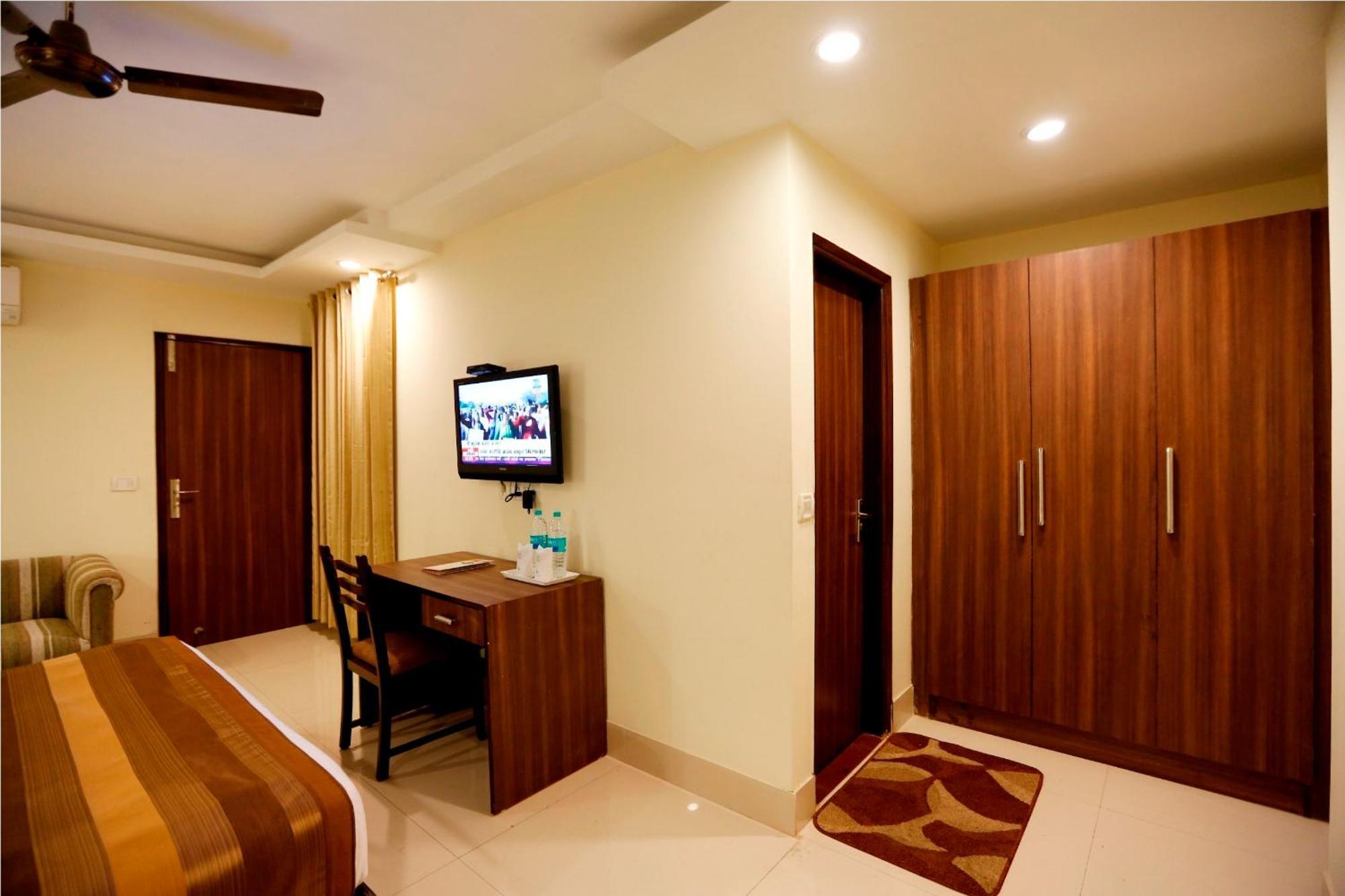 Airport Rts Hotel 3*