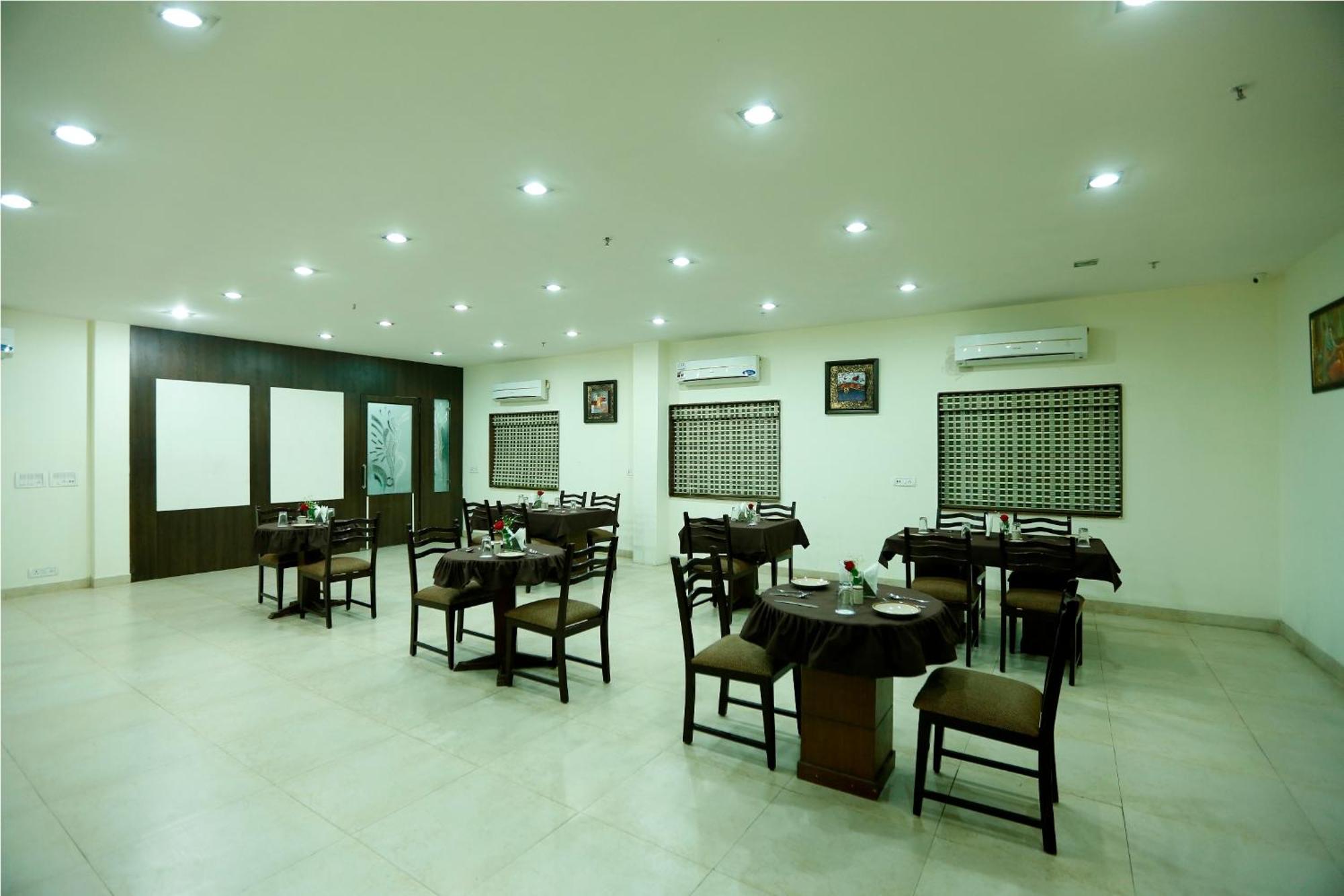Airport Rts Hotel 3*